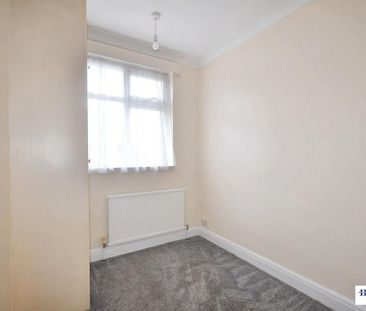 Kingsmere Park, Kingsbury, London, NW9 8PL - Photo 3