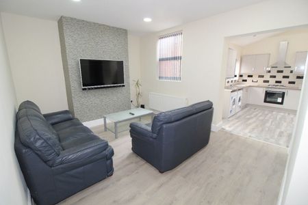 Emmanuel Street, PRESTON, Lancashire PR1 7NS - Photo 2