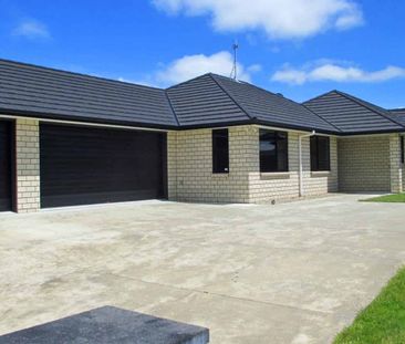 FOUR BEDROOMS - KELVIN GROVE - Photo 4
