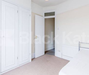 large two bedroom split level property situated in Muswell Hill - Photo 3