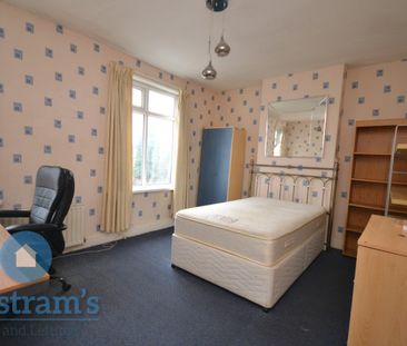 4 bed Detached House for Rent - Photo 5