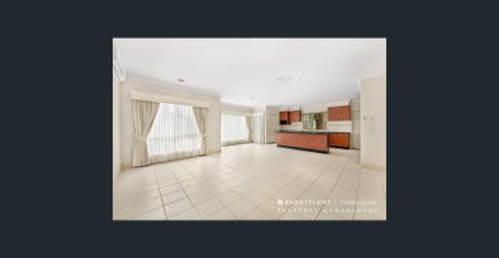 Spacious Family Living Just Steps from Doncaster East Secondary. - Photo 3