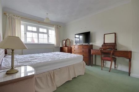 3 bedroom end of terrace house to rent - Photo 3