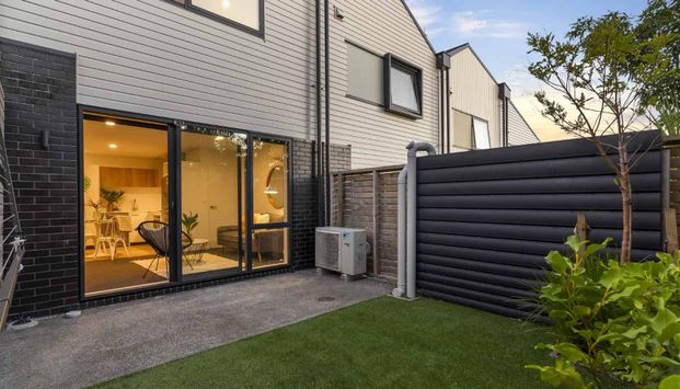 Modern 2 bedroom Home! - Photo 1