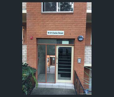 Private Elevated ground floor apartment - Photo 4