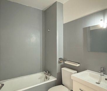 Location Appartement 1 pièce 31m² - Photo 2