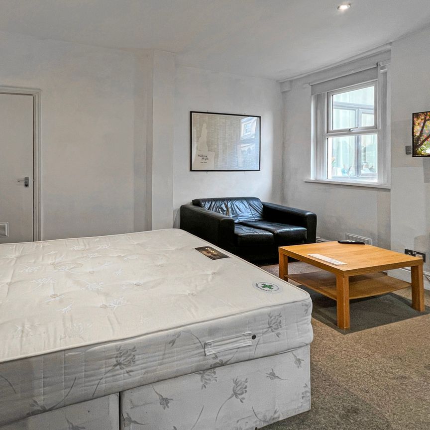 Front Room(Bronte), Flat 4, 55/57 Cathedral Road, Cardiff CF11 9HD - Photo 1