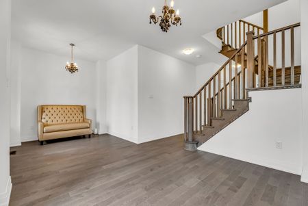 For Lease - 34 Globemaster Lane, Richmond Hill, Ontario - Photo 3