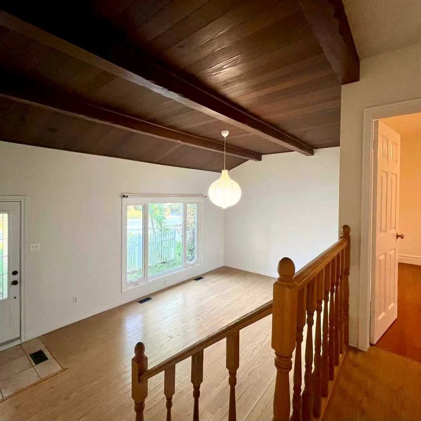 For Lease - 287 Kent Crescent, Burlington, Ontario - Photo 1