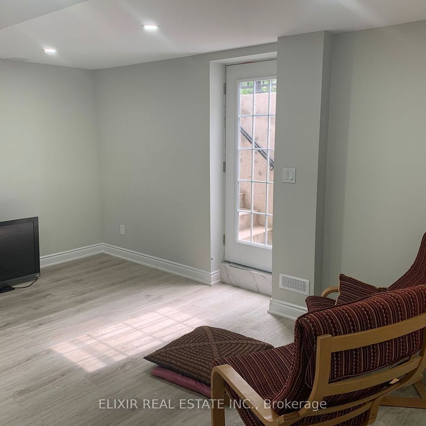 For Lease - 32 Mayo Avenue, Cambridge, Ontario - Photo 1