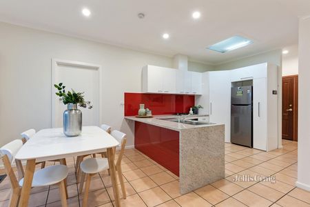 1/1 Watsons Road, Glen Waverley - Photo 2