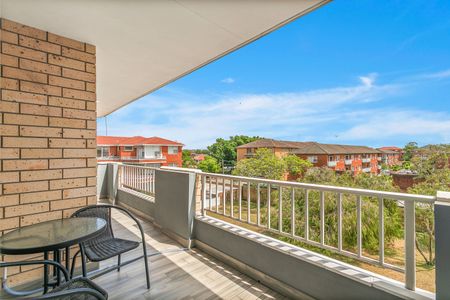 Style, Space and Great Surroundings - Photo 5