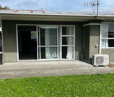 Sunny private unit close to city - Photo 4