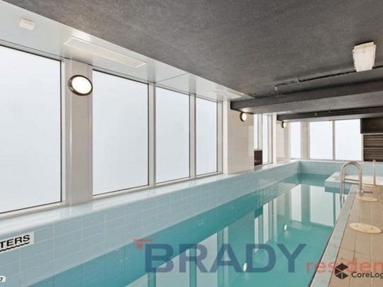 Freshly Updated City Gem in Prime Paris End Location - Photo 1