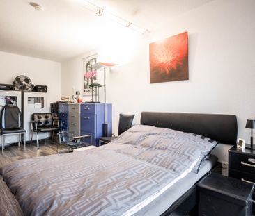 Schicke 2 Zimmer Wohnung mit zwei Balkonen, Fahrstuhl und Tiefgarag... - Photo 4