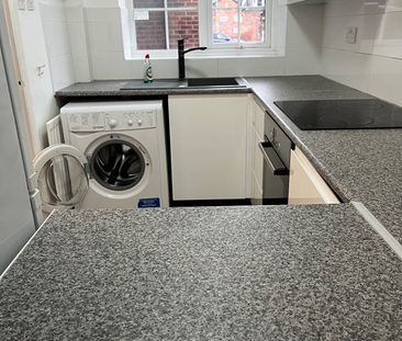 2 Bed Terraced House, Bluecoat Close, NG1 - Photo 5