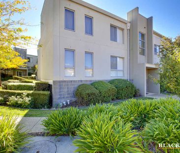 Spacious three bedroom ensuite apartment - Photo 4