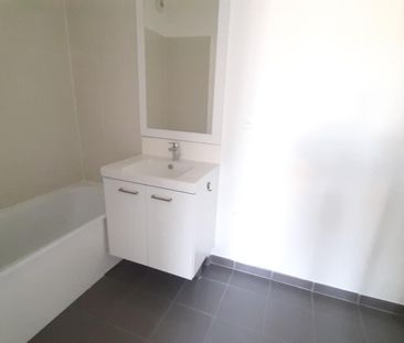 location Appartement T2 DE 45.79m² À MAISONS ALFORT - Photo 2