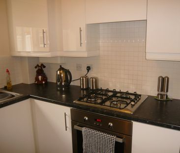2 bedroom ground floor flat to rent - Photo 5