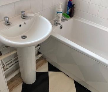 3 Bed Flat, St. Mungo Avenue, G4 - Photo 6