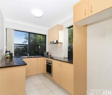 Greenslopes - Photo 2