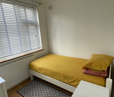 Room in a Shared Flat, Windermere Court, HA9 - Photo 2