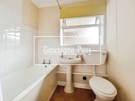 ., Stephens Road, Tadley - Photo 5