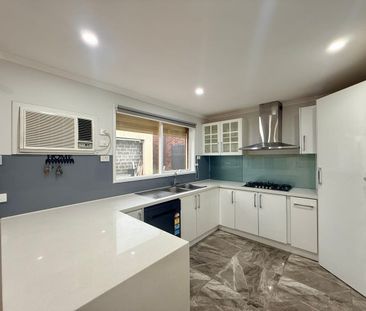 Nicely Renovated ✧ Self-contained Bungalow - Photo 4