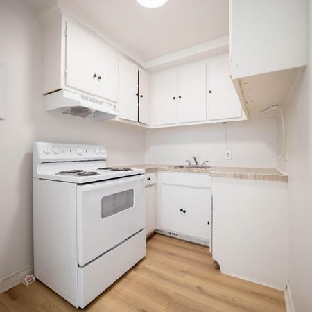 1 MOIS GRATUIT - 3 1/2 & 4 1/2 près de UdeM, HEC, Hopital Juif… appartement / logement à louer Montreal Côte-des-Neiges - Photo 4
