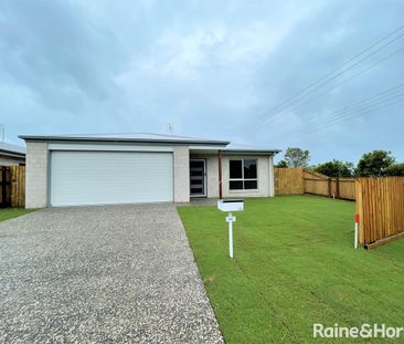 66 Shell Street, Urangan, QLD 4655 - Photo 6