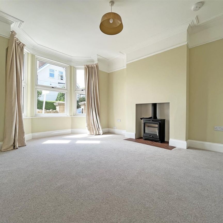 4 bedroom Semi-detached house to rent - Photo 1