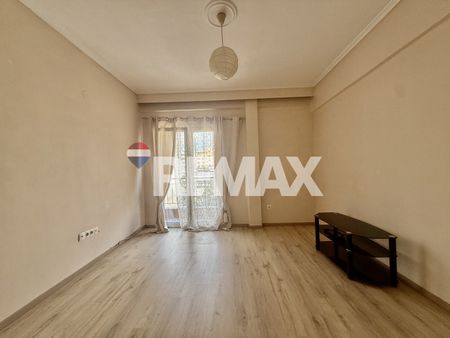 Ανακαινισμένο διαμέρισμα, πολύ κοντά σε στάση μετρό. - Photo 2