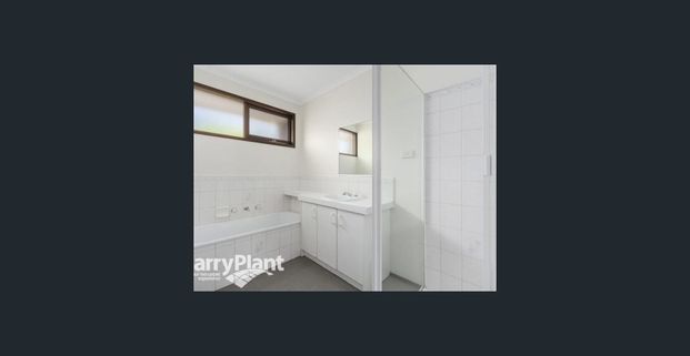 3 Bedroom offering comfort, space, and convenience. - Photo 1