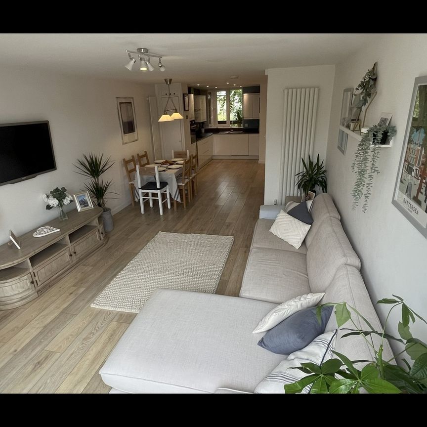 3 Bed Maisonette, Sunbury Lane Battersea, SW11 - Photo 1