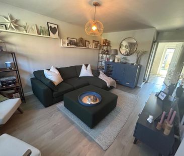 3 bedroom semi-detached house to rent - Photo 2