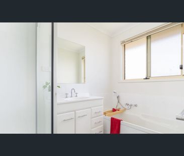 1/3 Russell Road, Claremont, Tas 7011 - Photo 2