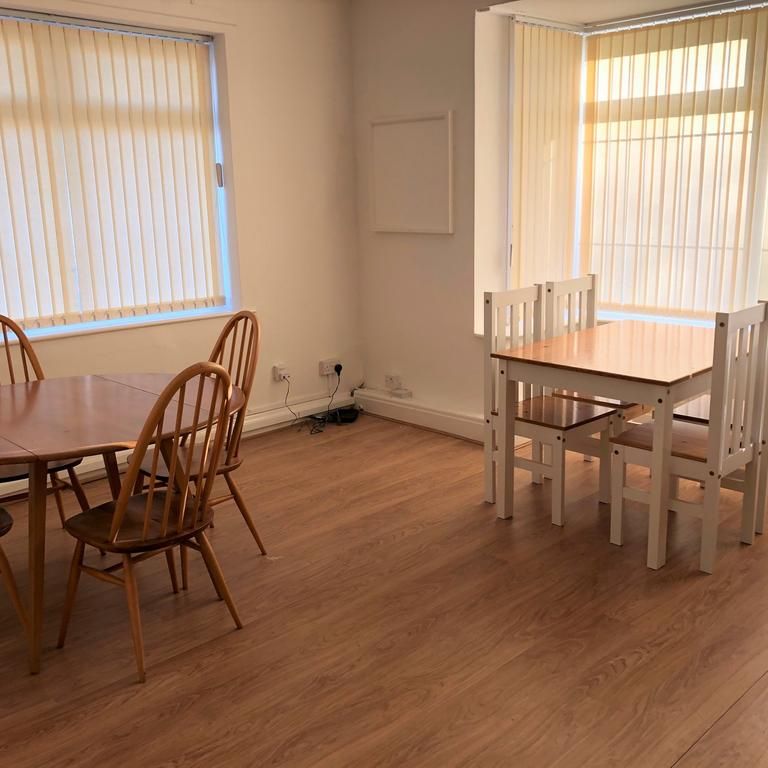 1 bedroom in a house share to rent - Photo 1