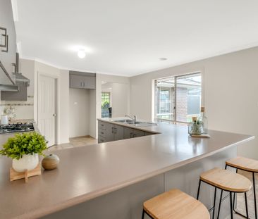 Don't miss out on this well presented home - Photo 3