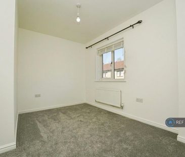 4 bedroom detached house to rent - Photo 2