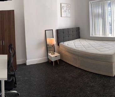 5 bedroom terraced house to rent - Photo 2