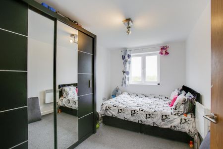 2 bedroom flat to rent - Photo 4