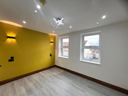 10 bedroom semi-detached house to rent - Photo 3