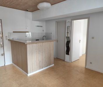 À louer / APPARTEMENT F1 BIS / BESANCON QUARTIER MOUILLERE 21 rue d... - Photo 4