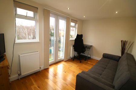 1 bedroom flat to rent - Photo 2