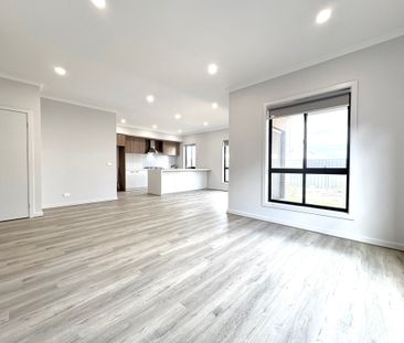 Brand New 5-Bedroom Family Haven - Photo 1