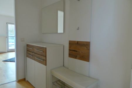 Bestlage-nahe Stadtzentrum, sanierte 2 ZI mit großem Balkon und Carport - Foto 4