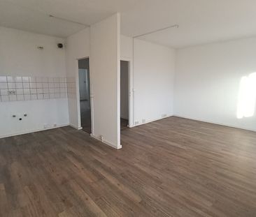 Frisch Renovierte 3-Raum-Wohnung mit Badewanne und Balkon - Photo 4
