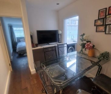 2 Bed Flat, Pellant Road, SW6 - Photo 2