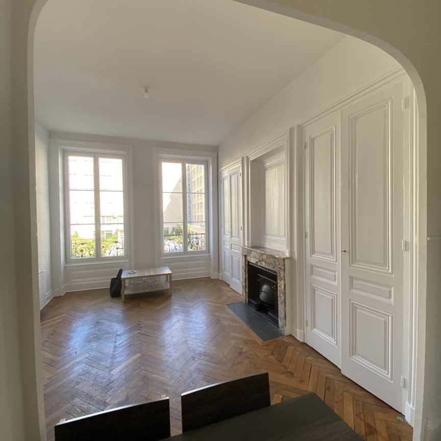Location Appartement 3 pièces 64m² LYON 7ème - Photo 1