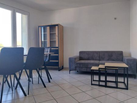 Location Appartement 3 pièces 56m² BOURGOIN JALLIEU 38300 - Photo 2
